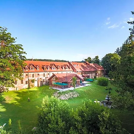 Отель Weyberhoefe Хёсбах
