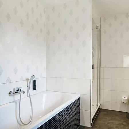 Weyberhöfe 4*